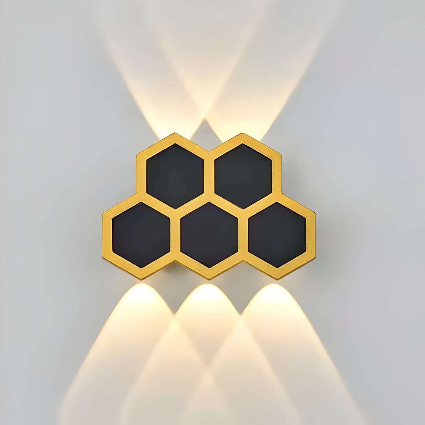 HONEYCOMB DESIGN OUTDOOR LIGHT