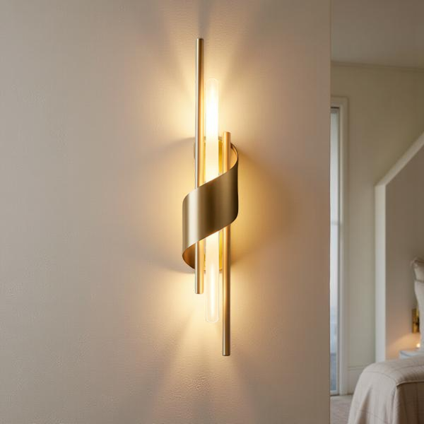 GOLDEN TWIST GLOW WALL LIGHT