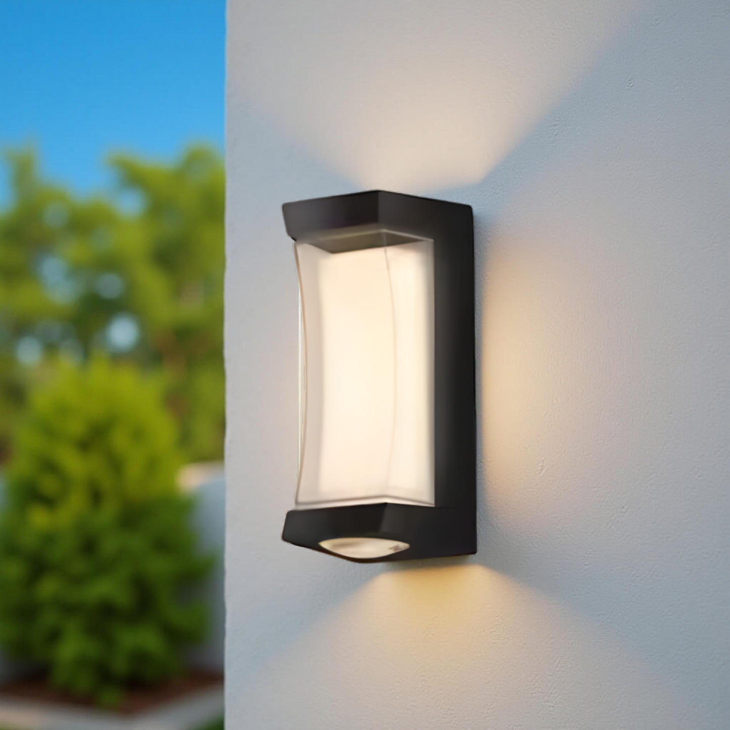 CURVED OUTDOOR LIGHT