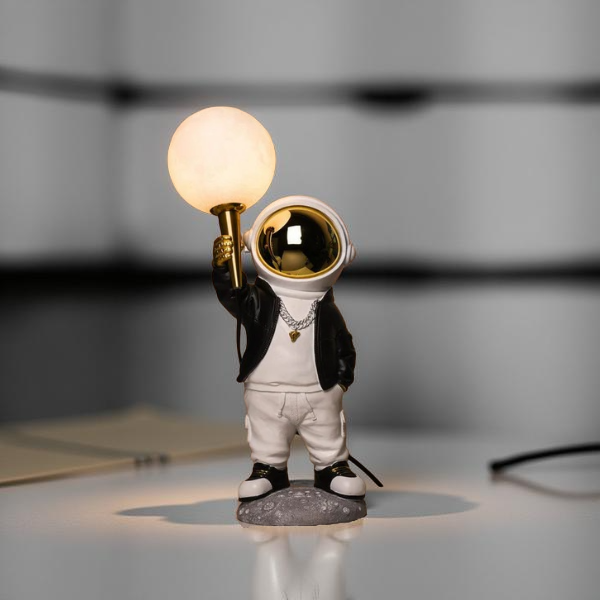 HIP HOP ASTRONAUT TABLE LAMP