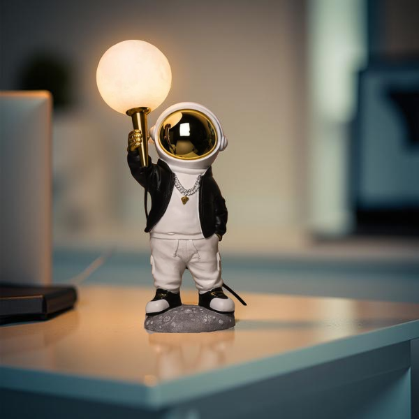 HIP HOP ASTRONAUT TABLE LAMP