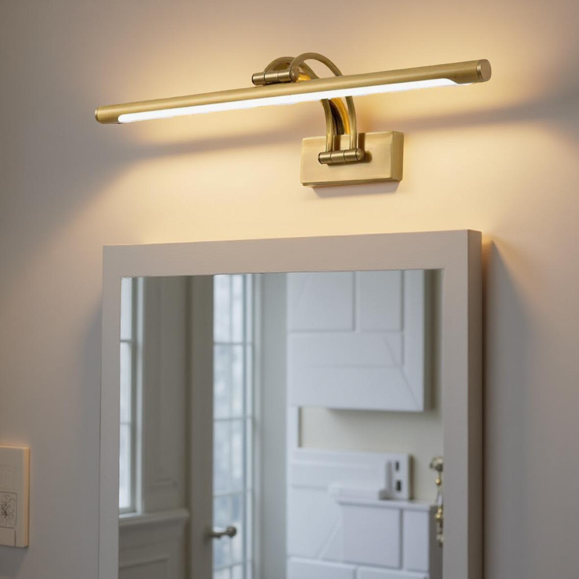 ELEGANT MIRROR LIGHT