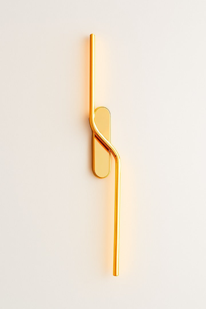 MINIMALIST GOLDEN WALL LIGHT