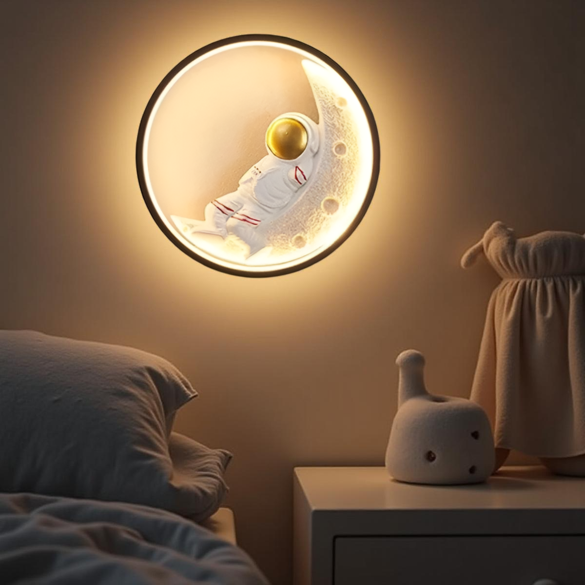 ASTRONAUT WALL LIGHT