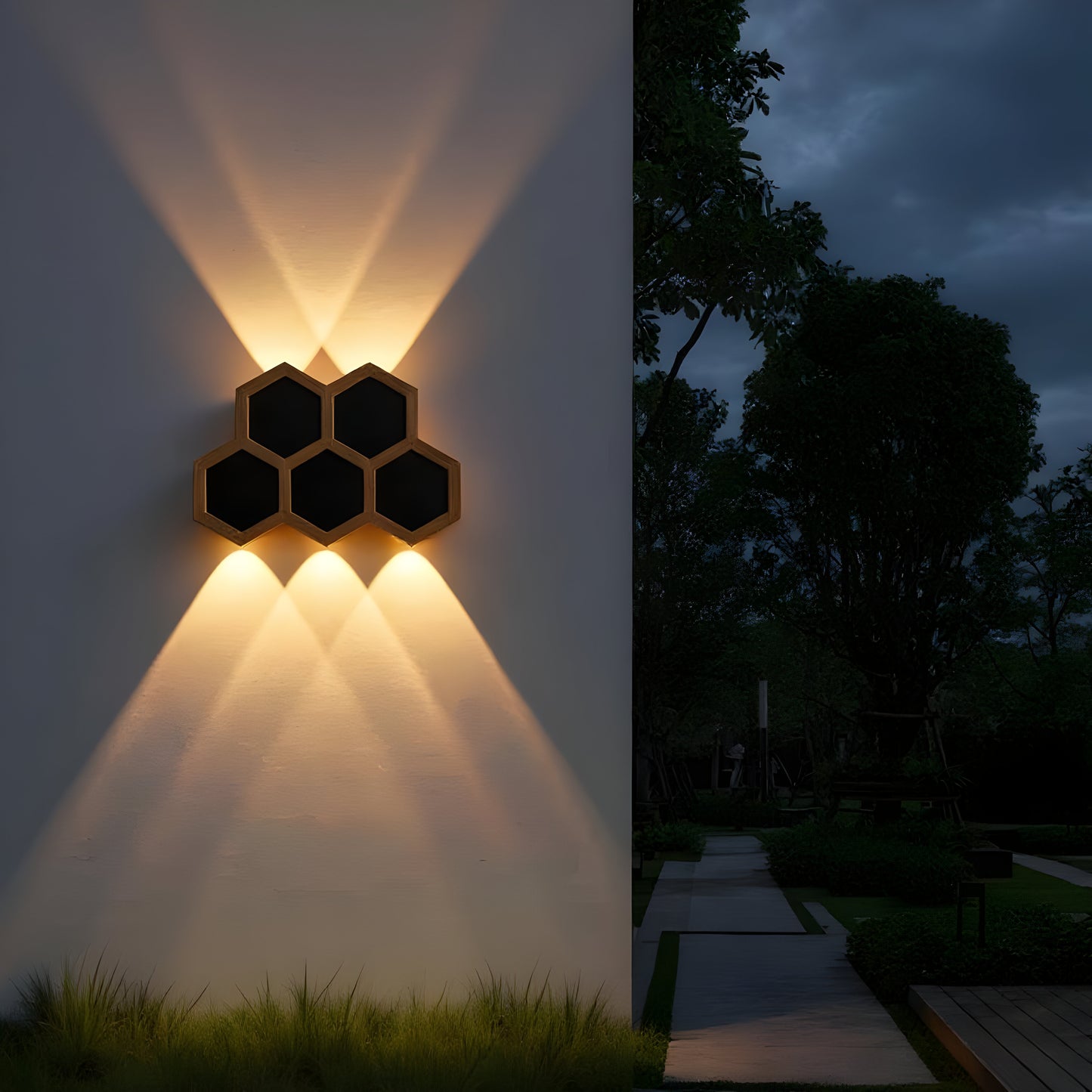 HONEYCOMB DESIGN OUTDOOR LIGHT