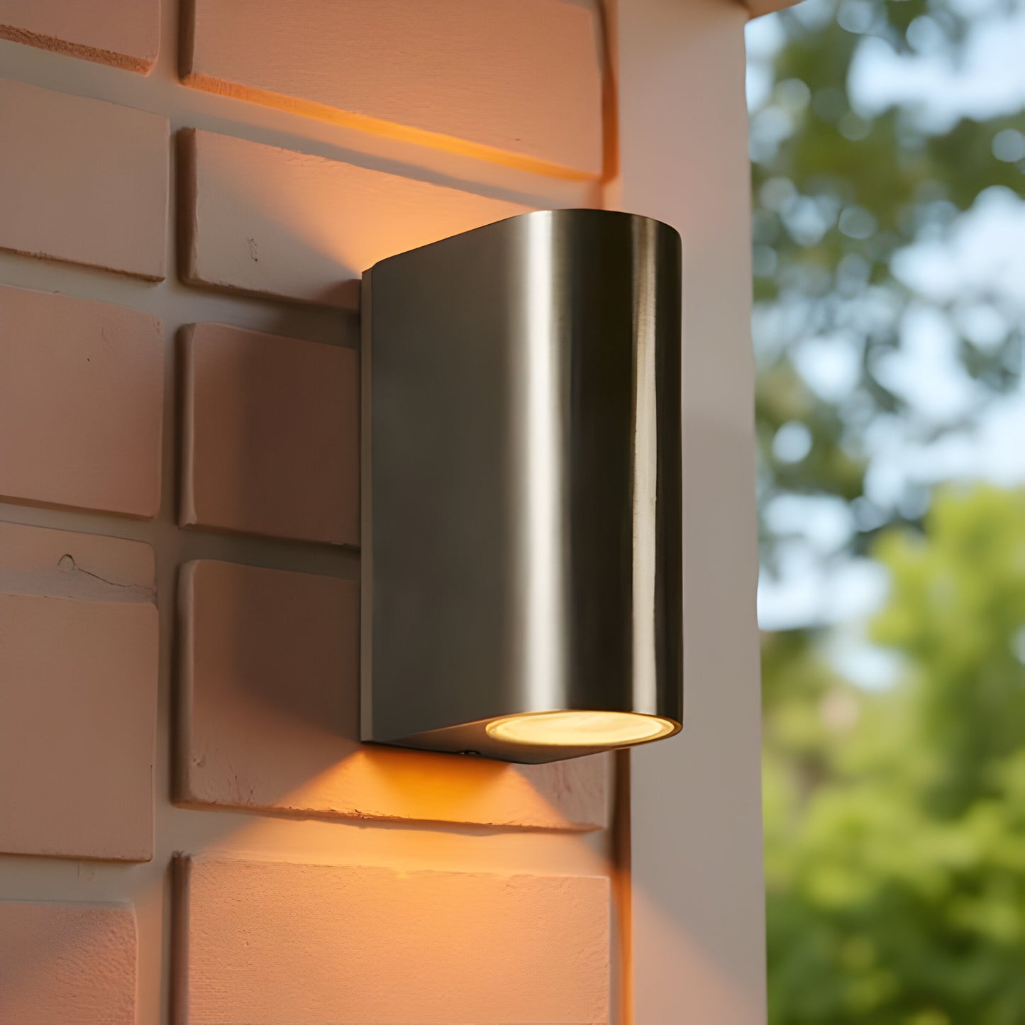 DOUBLE SIDE OUTDOOR WALL LIGHT