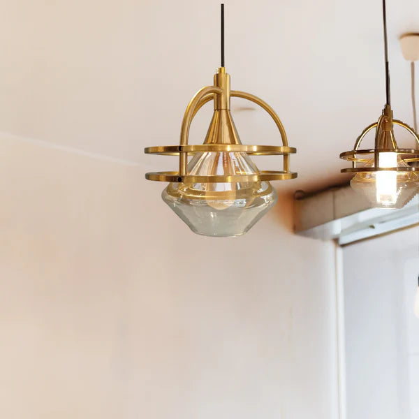 CLASSIC HANGING LIGHT