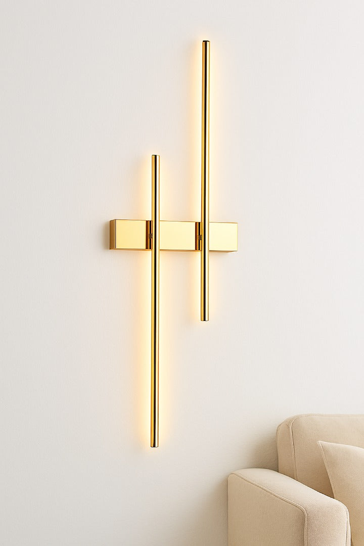 MINIMALIST VERTICAL WALL LIGHT