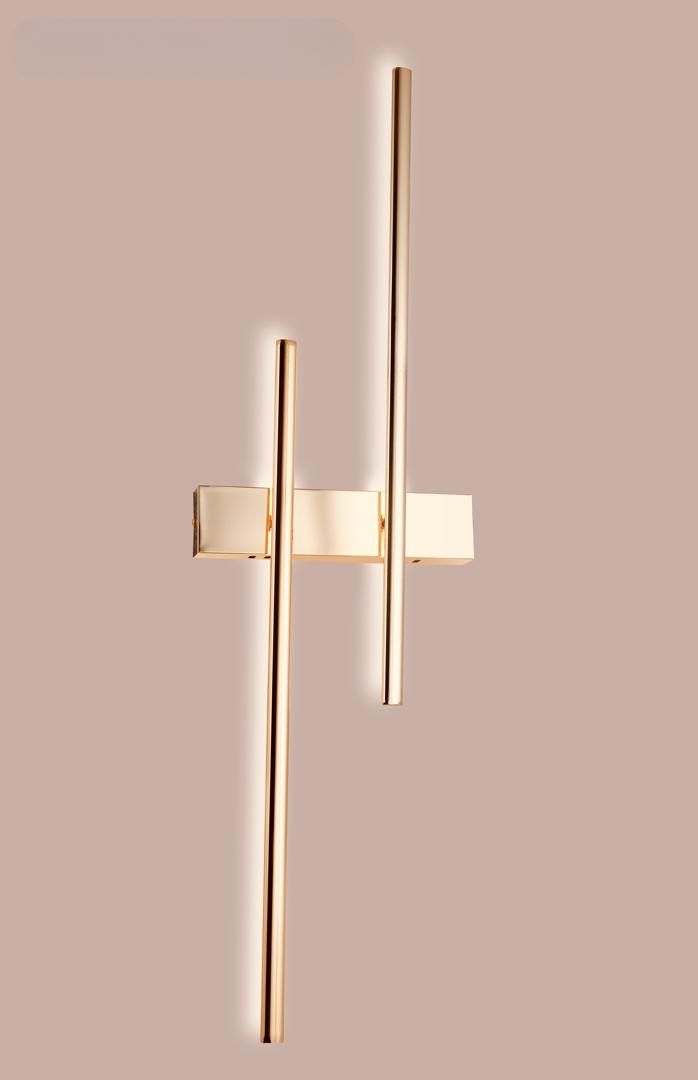 MINIMALIST VERTICAL WALL LIGHT