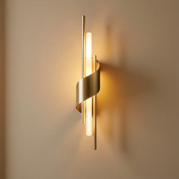 GOLDEN TWIST GLOW WALL LIGHT