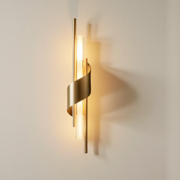 GOLDEN TWIST GLOW WALL LIGHT