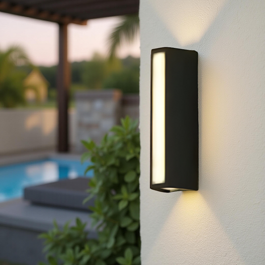 SLEEK OUTDOOR LIGHT