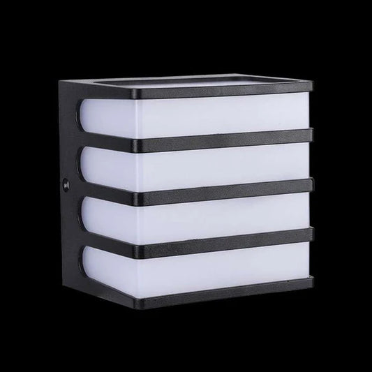 SQUARE OUTDOOR WALL LIGHT