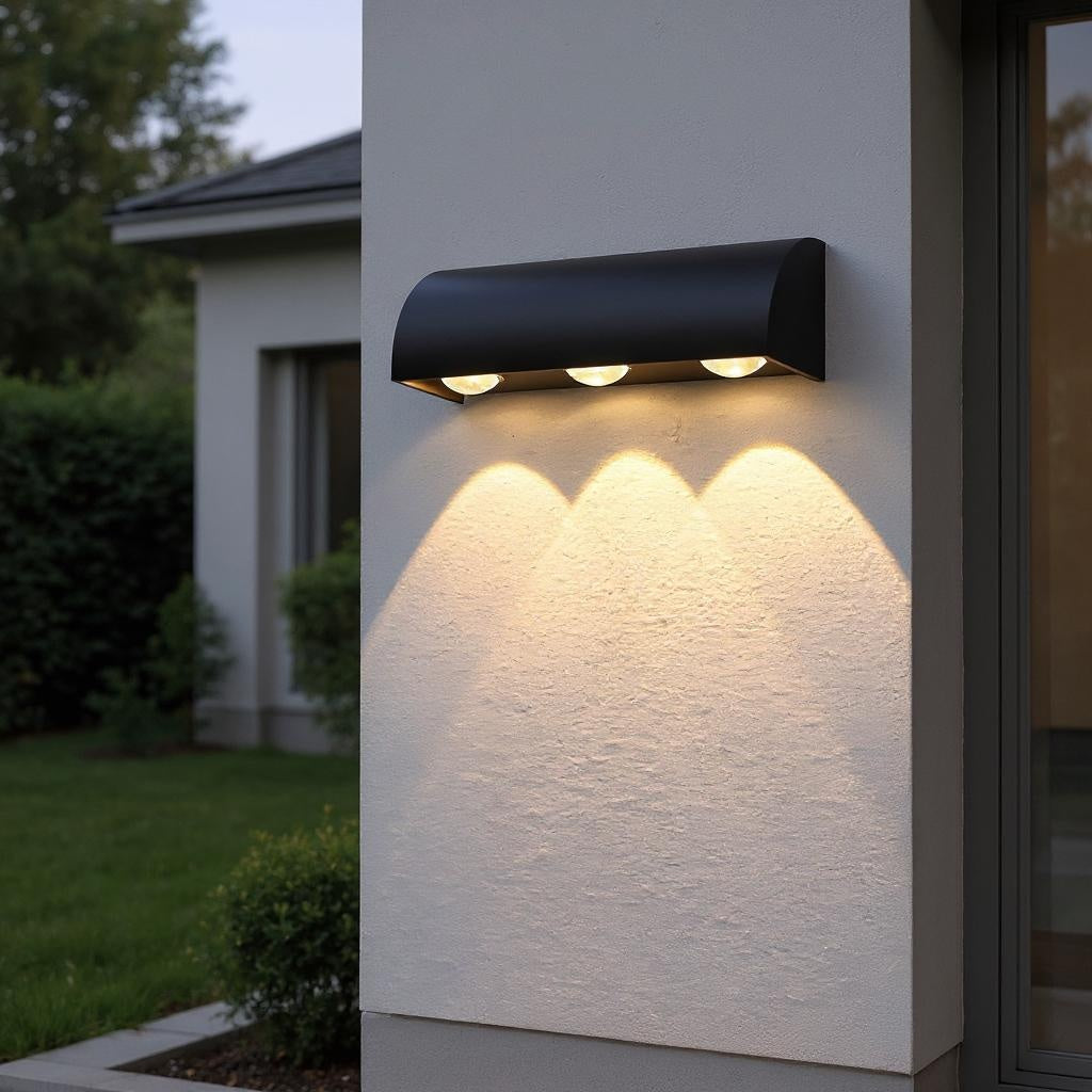 WATERPROOF OUTDOOR WALL LAMP