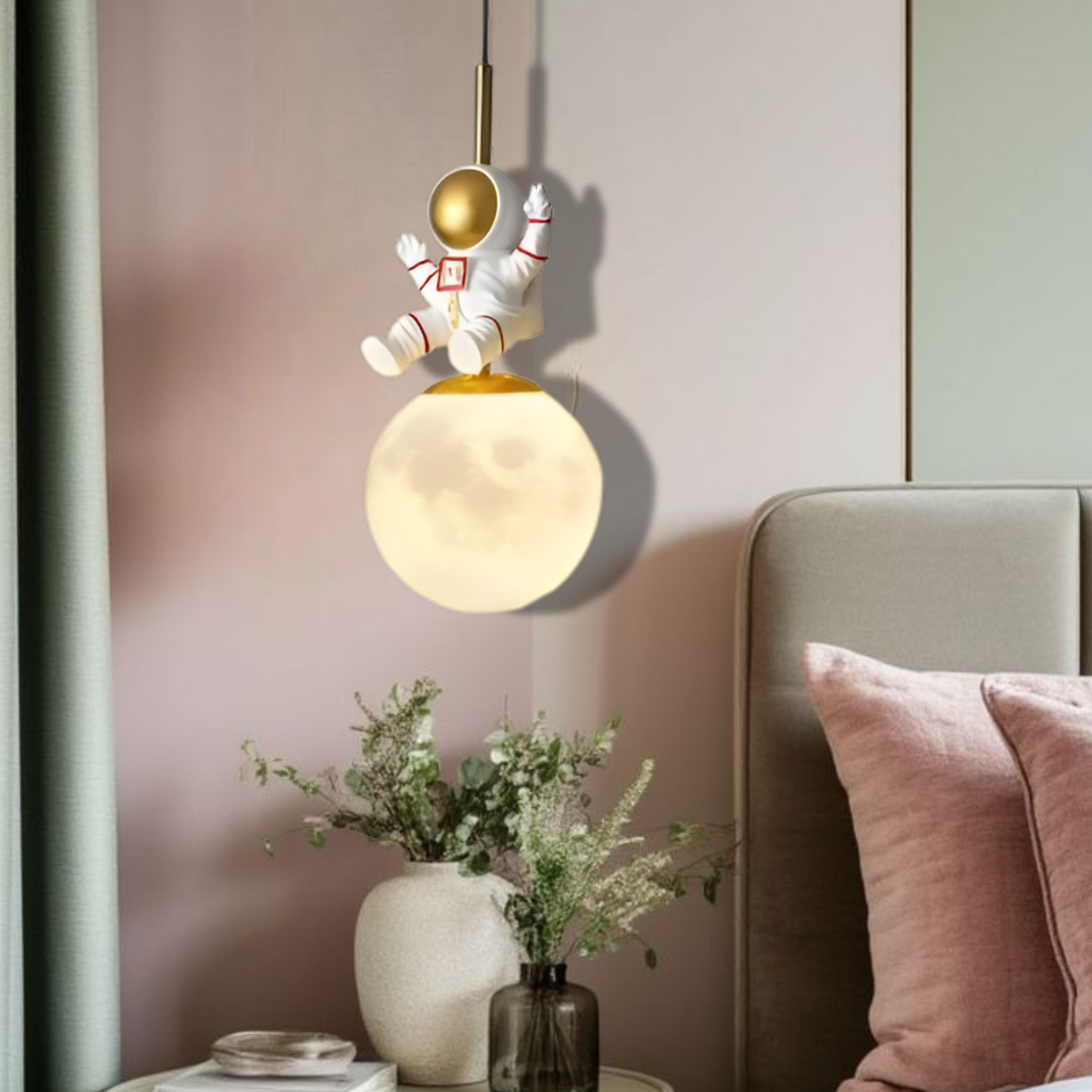 ASTRONAUT HANGING LIGHT