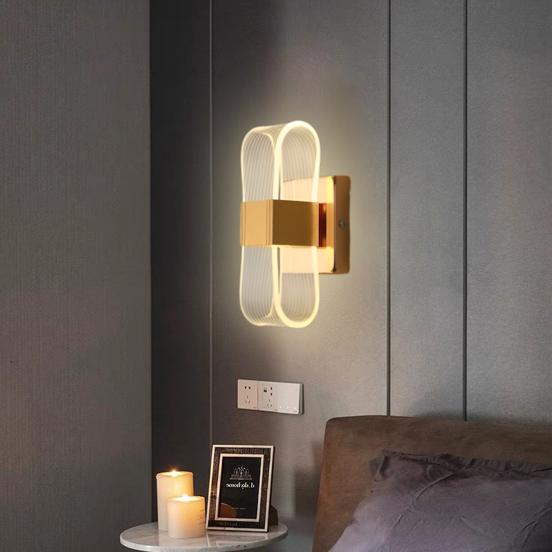 CLEAR GOLD WALL LIGHT