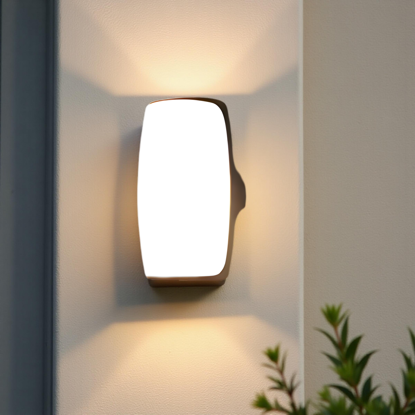 OUTDOOE WALL LIGHT