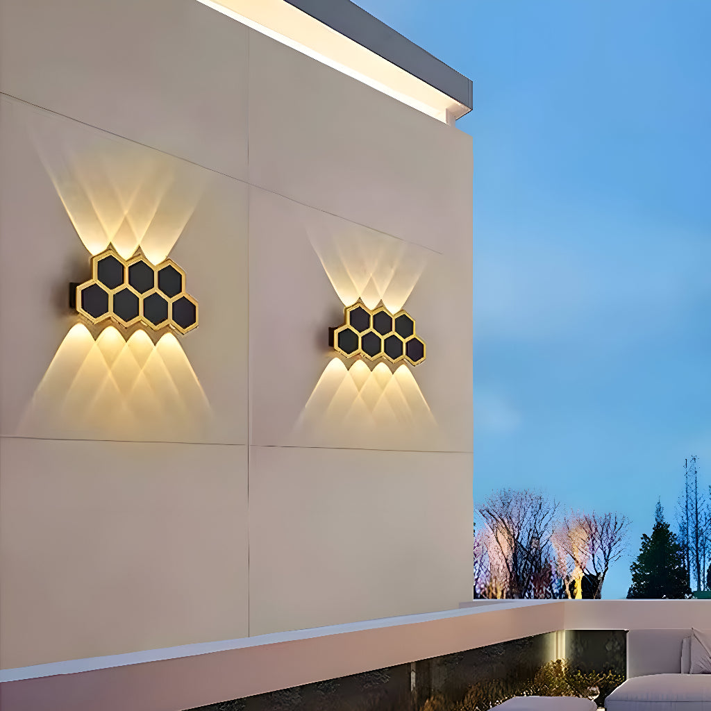 HONEYCOMB DESIGN OUTDOOR LIGHT