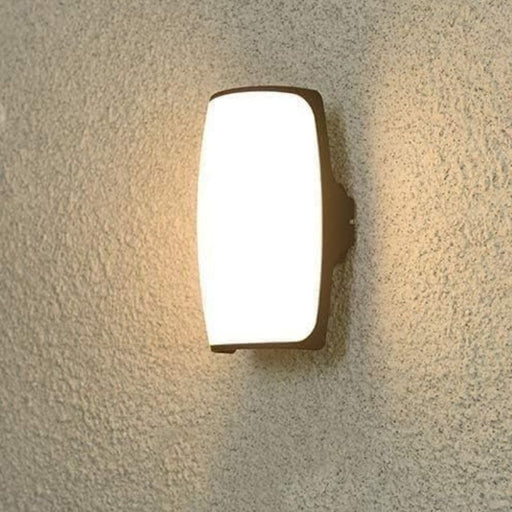 OUTDOOE WALL LIGHT