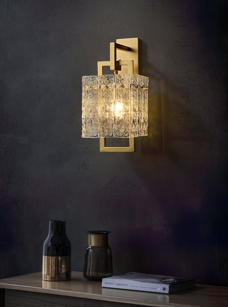 FROSTED GLEAM SCONCE