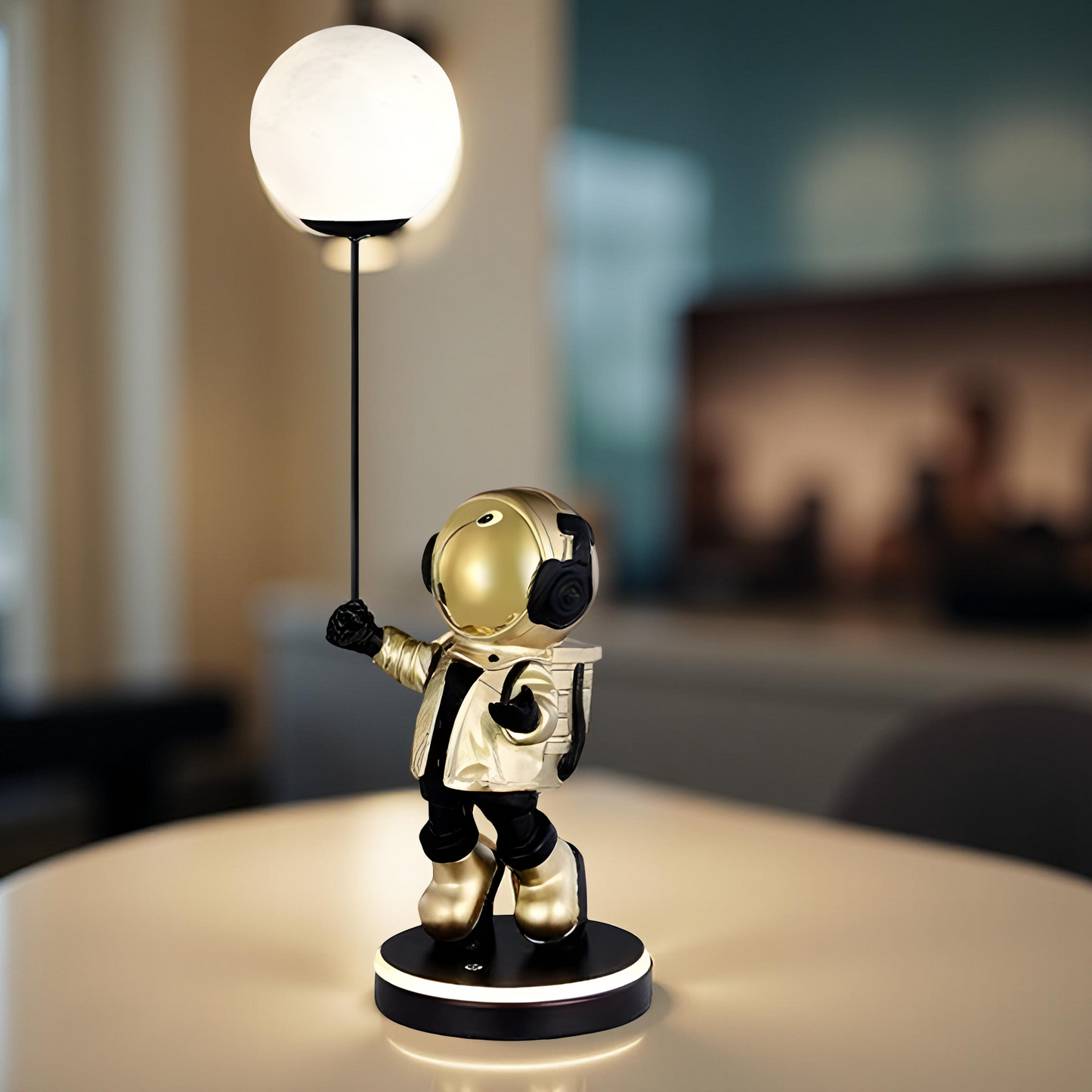 ASTRONAUT TABLE LAMP