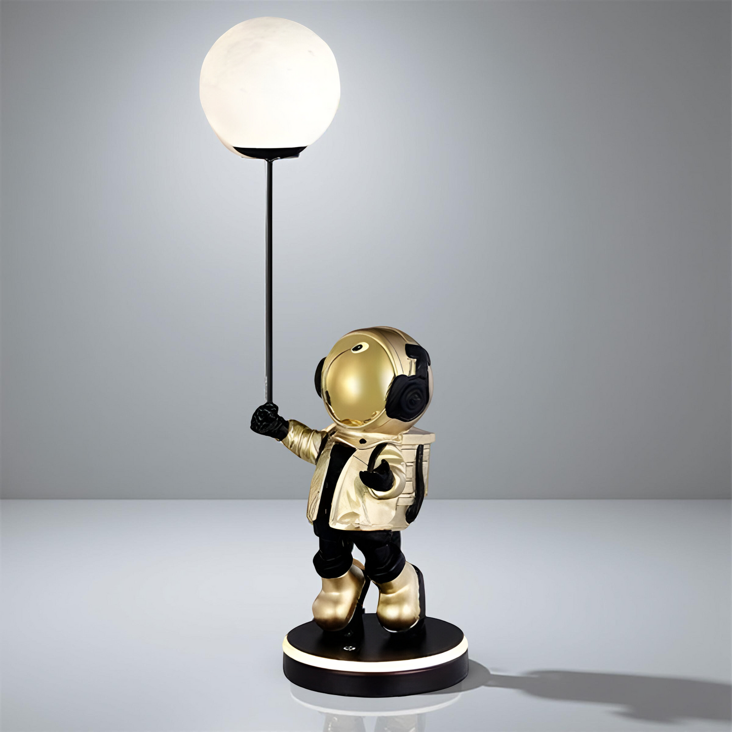 ASTRONAUT TABLE LAMP