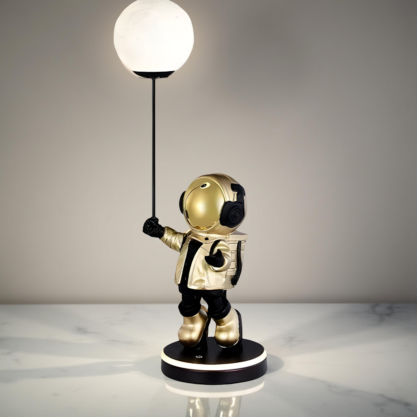 ASTRONAUT TABLE LAMP