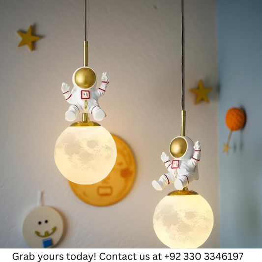 ASTRONAUT HANGING LIGHT