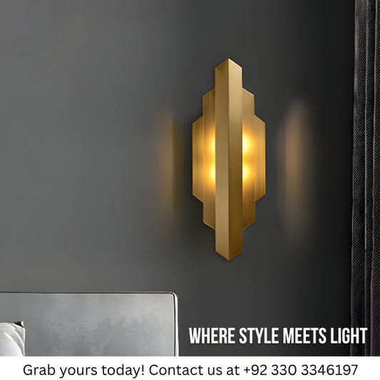 GOLDEN WALL LIGHT