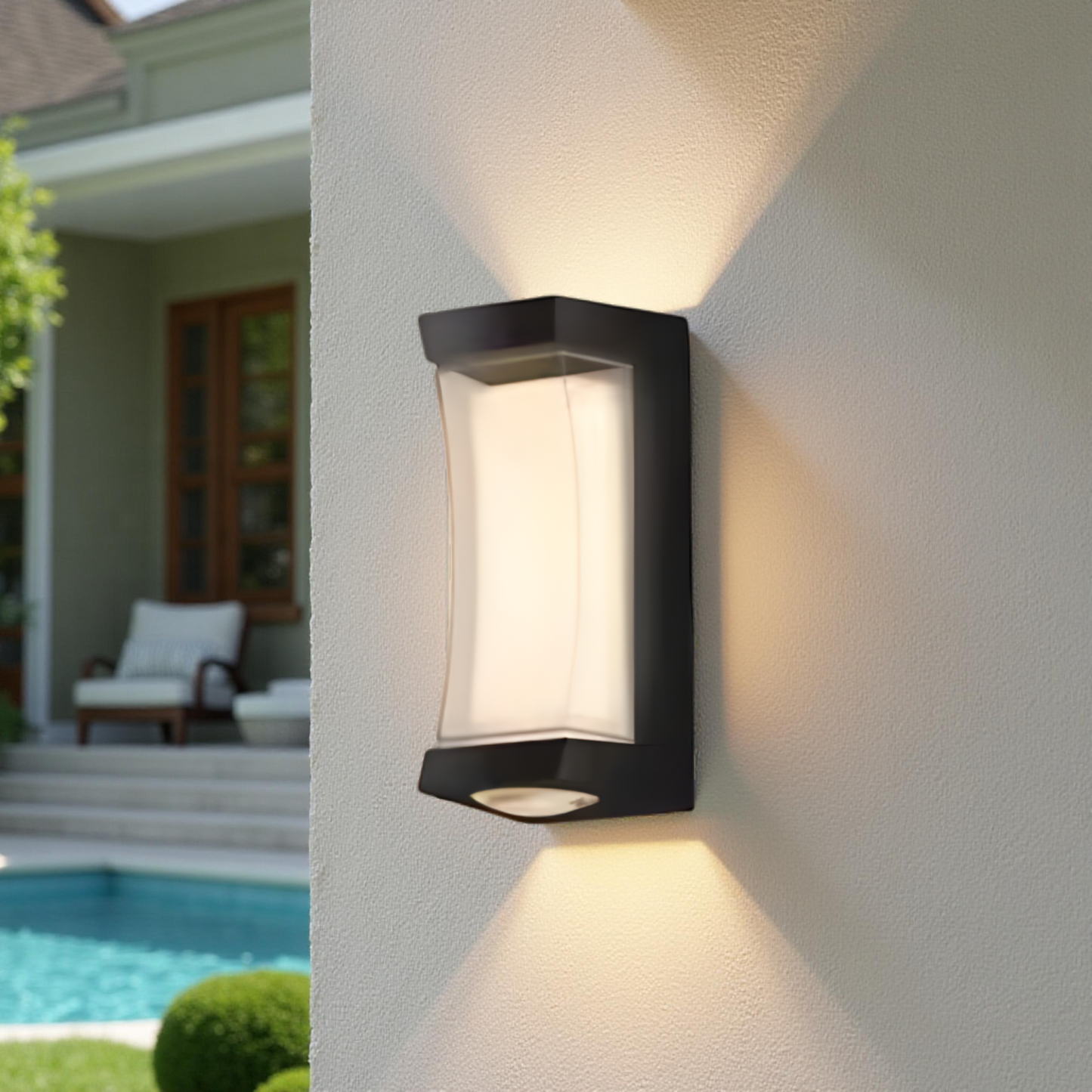 CURVED OUTDOOR LIGHT