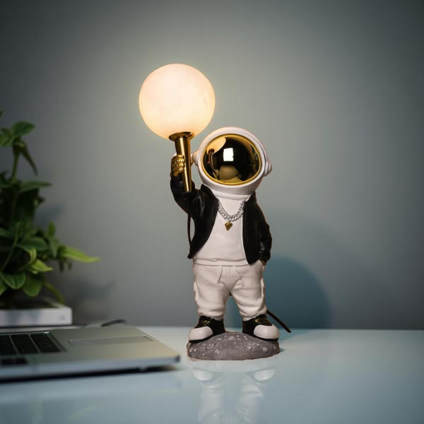 HIP HOP ASTRONAUT TABLE LAMP