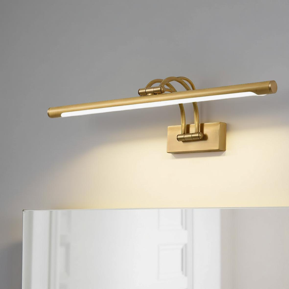 ELEGANT MIRROR LIGHT