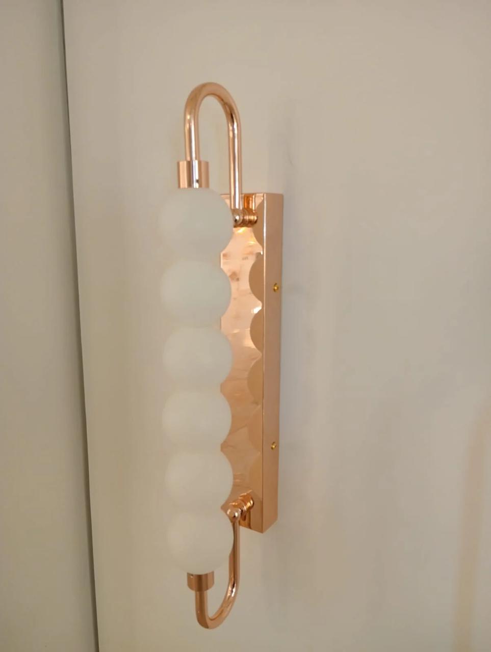 MINIMALIST PEARL WALL LIGHT
