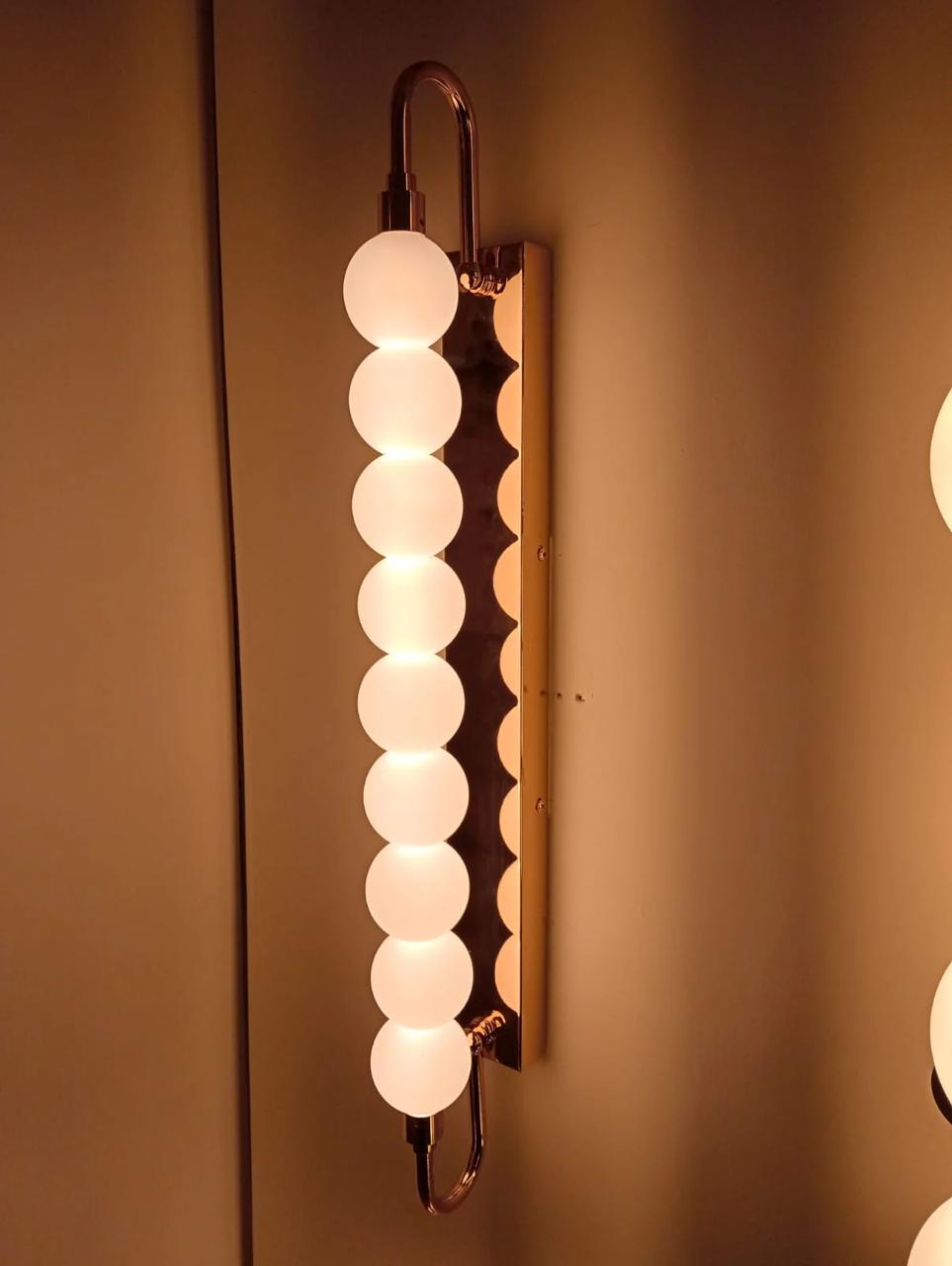 MINIMALIST PEARL WALL LIGHT