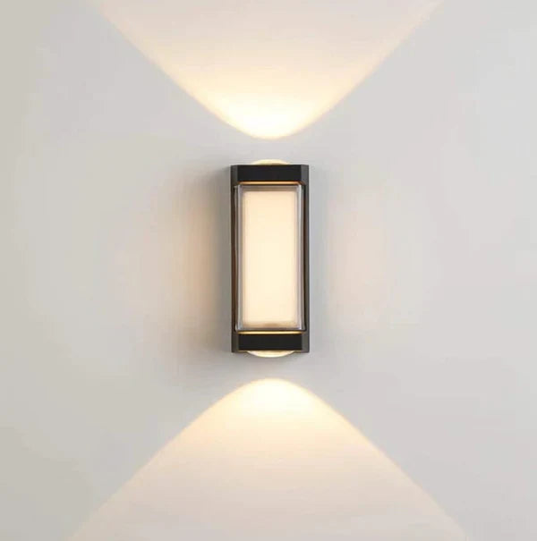 CURVED OUTDOOR LIGHT
