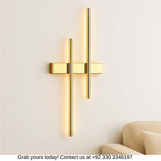 MINIMALIST VERTICAL WALL LIGHT