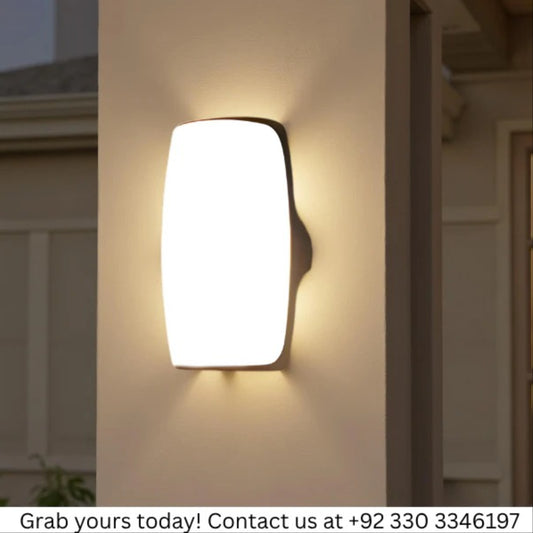 OUTDOOE WALL LIGHT