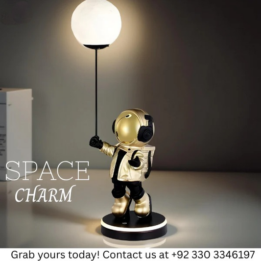 ASTRONAUT TABLE LAMP