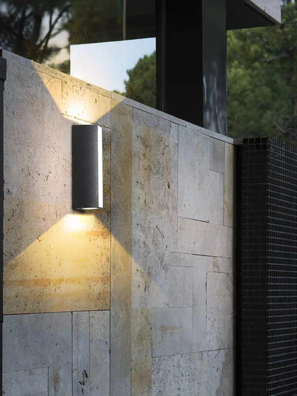 SLEEK OUTDOOR LIGHT
